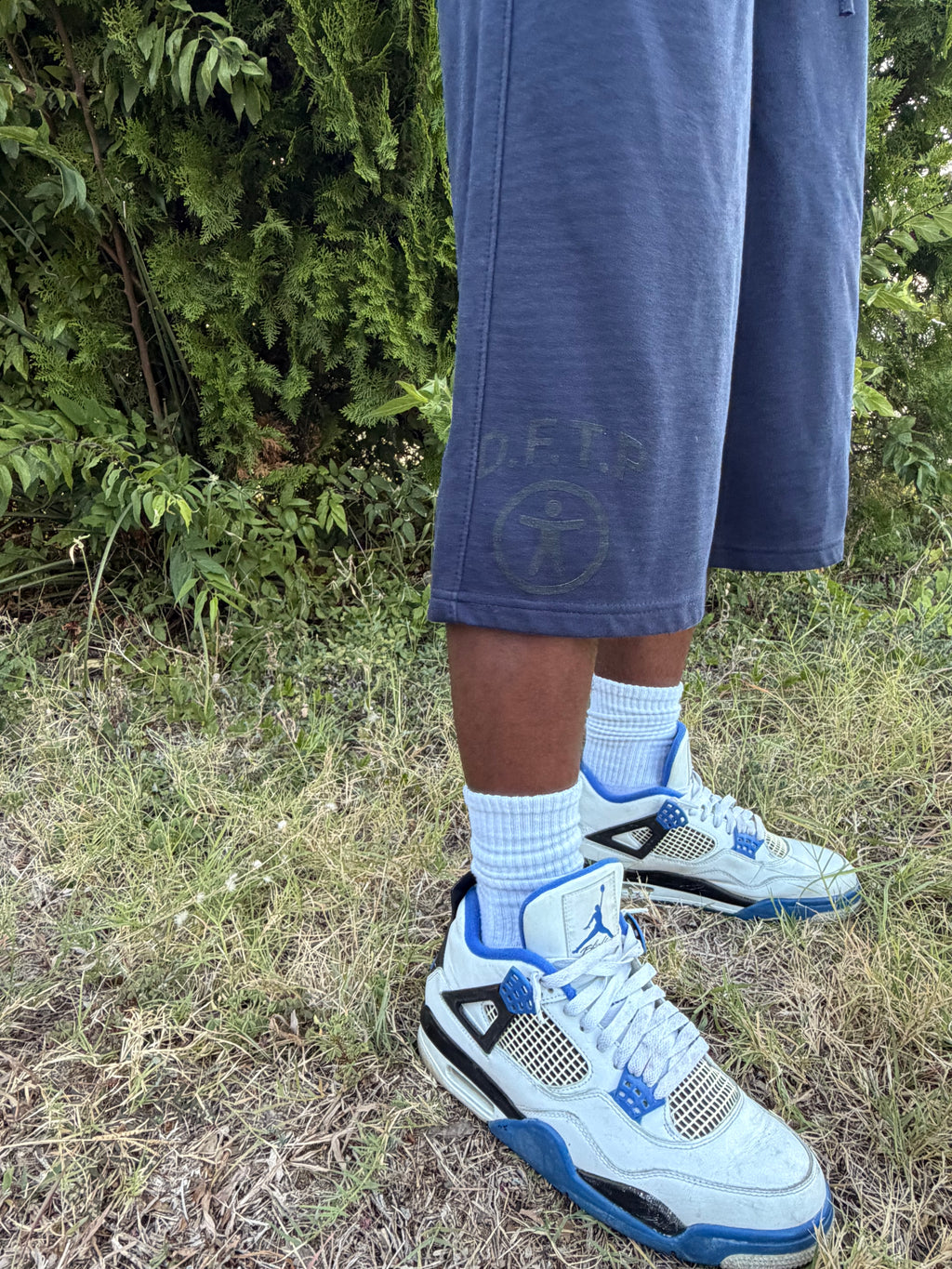 3/4 Navy Shorts